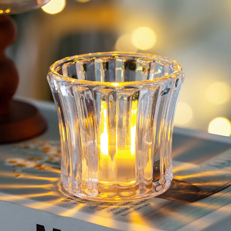 Dekorative Glas-Kerzenhalter