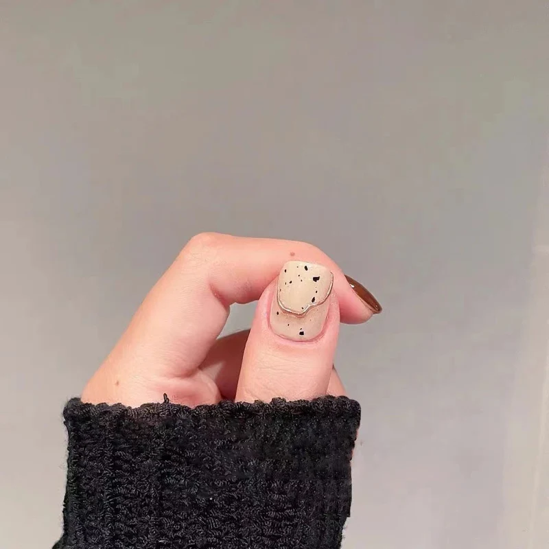 Kreative Press-On Nagelkunst