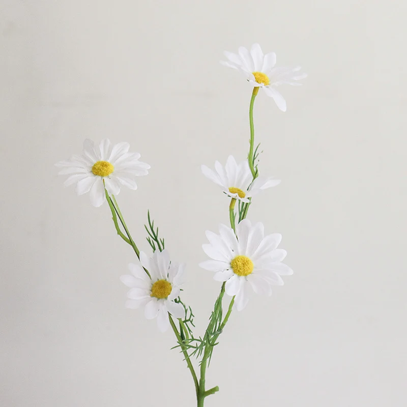Dekorative Blumenarrangement für die Innenanzeige