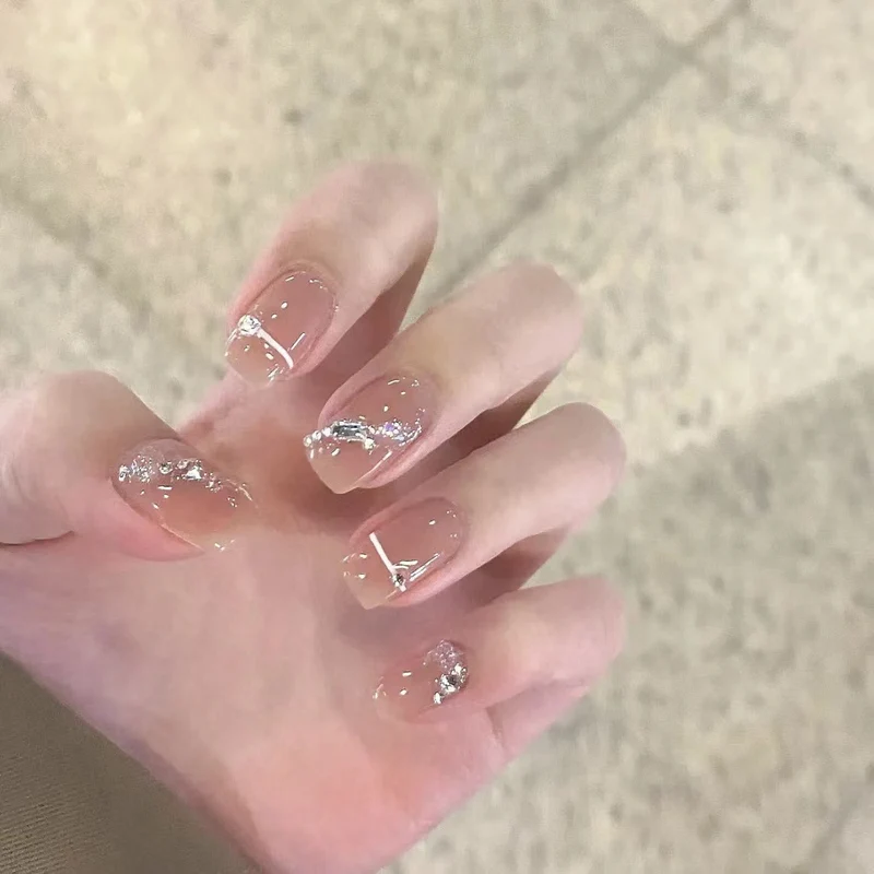 Elegantes Crystal-begleitetes Press-On-Nagel-Set