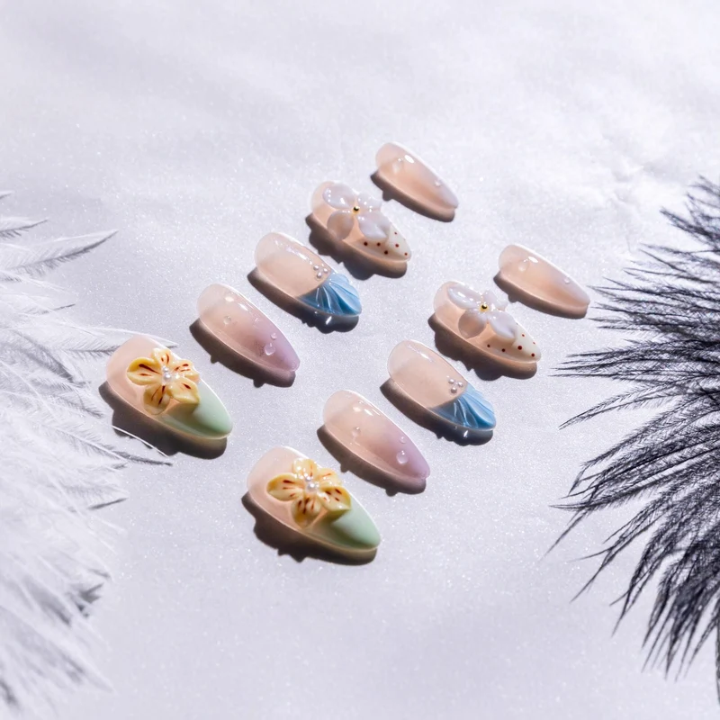 Kreatives Floral Press-On Nagelkunst Set
