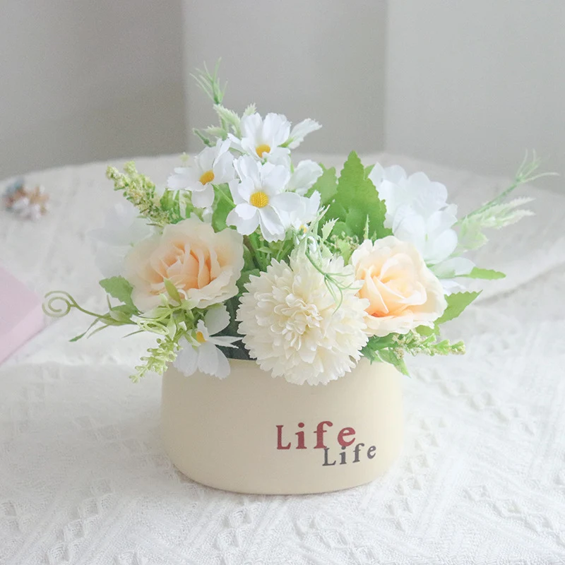 Dekorative künstliche Blumenarrangement