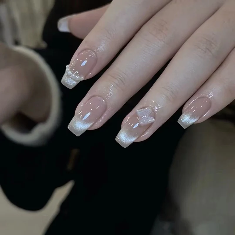 Elegantes Schmetterlings-Dekor-Press-On-Nagel-Set
