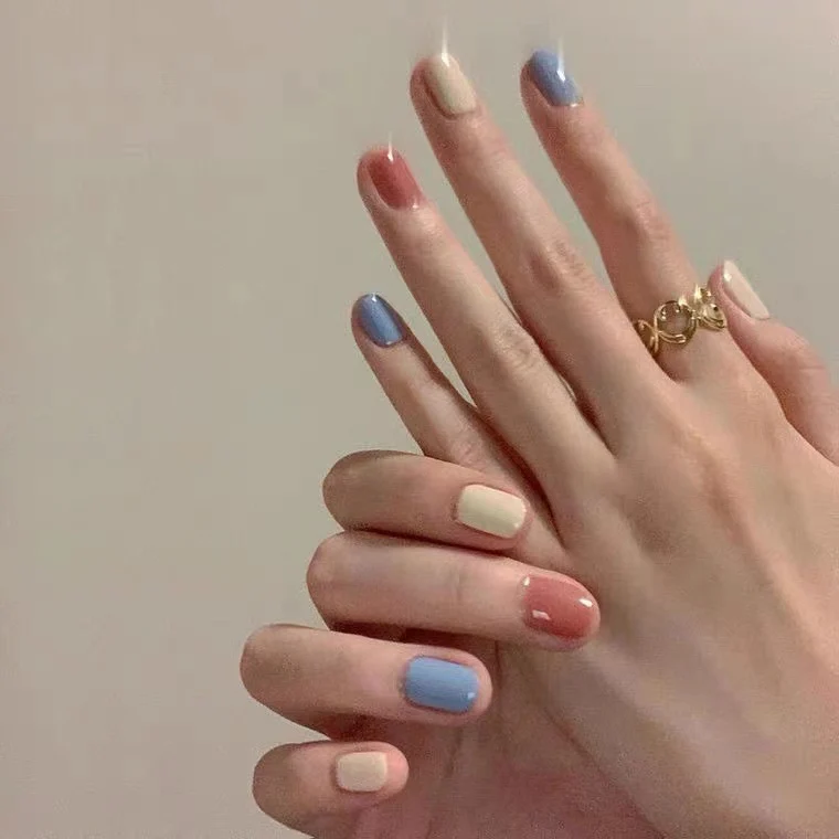 Künstlerisches Multi-Farben Press-On Nagelset
