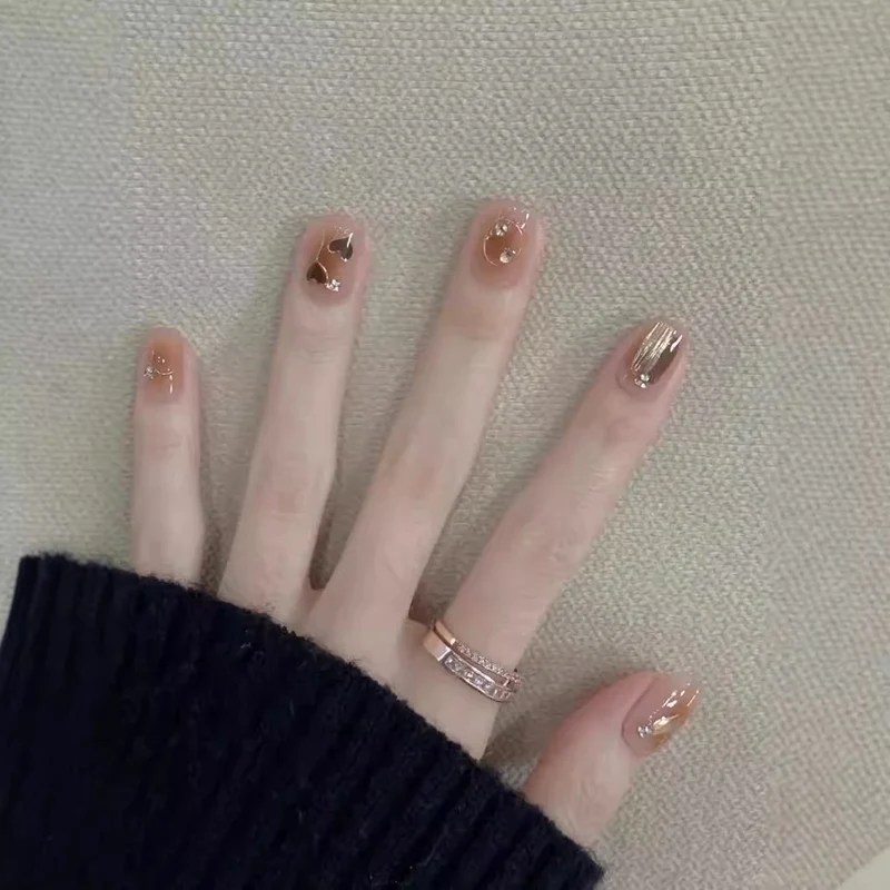 Künstlerisches Herz-Themen Press-On Nagelset