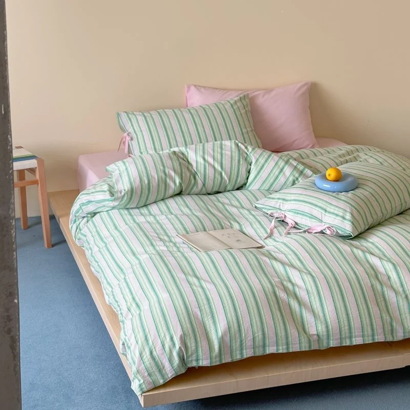 Bettwäsche-Set aus atmungsaktiver Baumwolle mit feinem Streifenmuster und Reißverschlussbezug