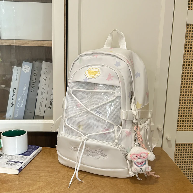 Stylischer Rucksack Skanto mit Sternenverzierung