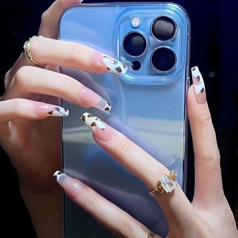 Künstlerisches Kuhmuster Press-On Nail Set