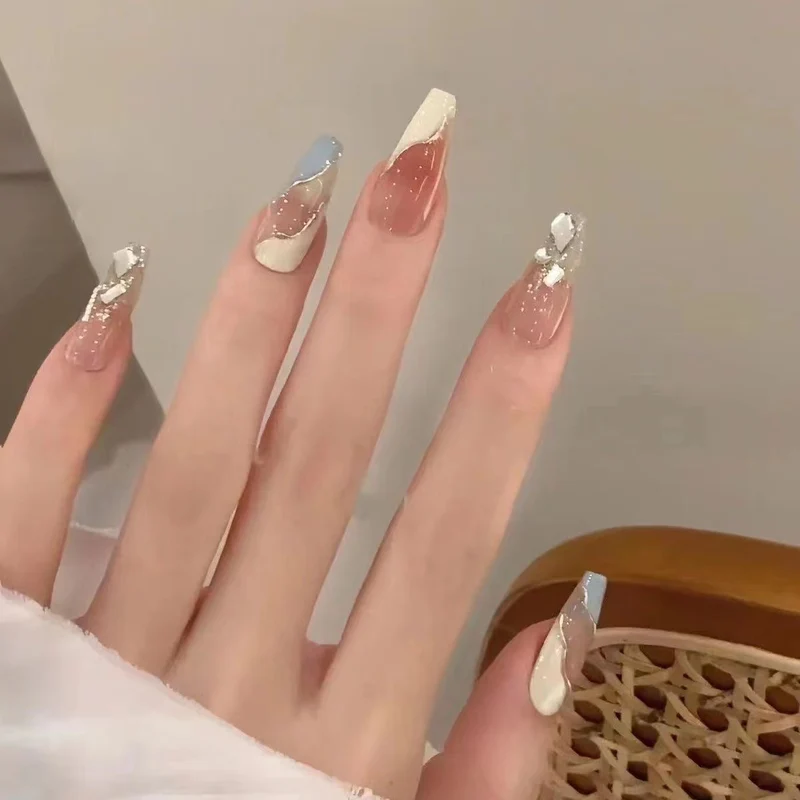 Künstlerische Gel-Nagelverstärkungen