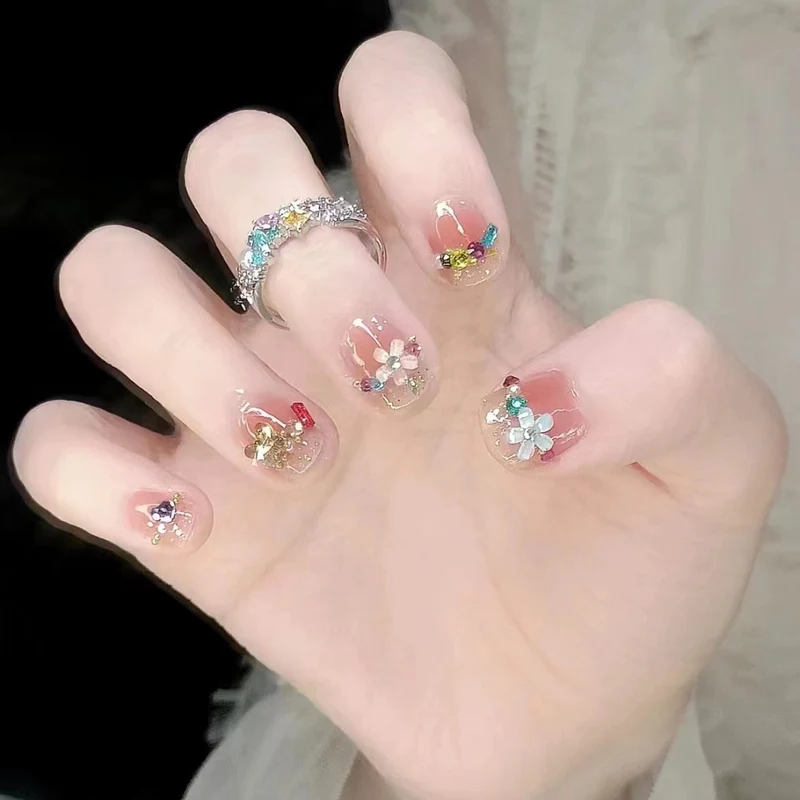 Künstlerisches Floral Press-On Nägel Set