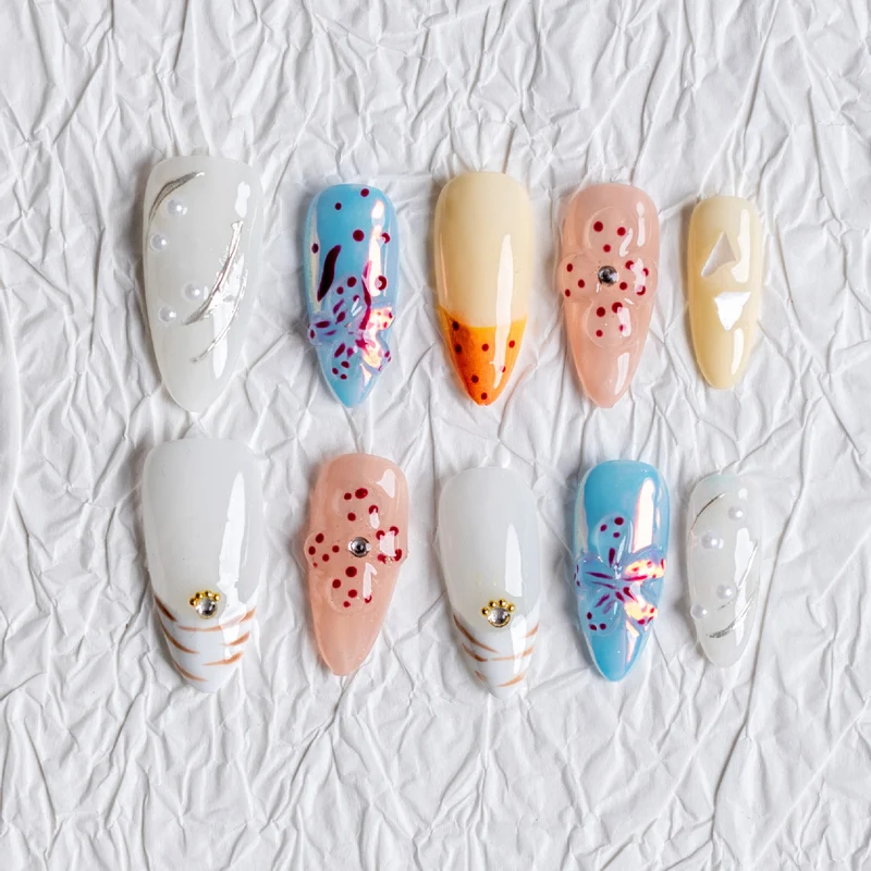 Künstlerisches Florales Design Press-On Nagelset