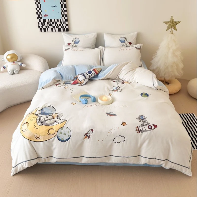 Kuschelige Wendbare Bettwäschegarnitur mit Mond- und Hasenapplikation