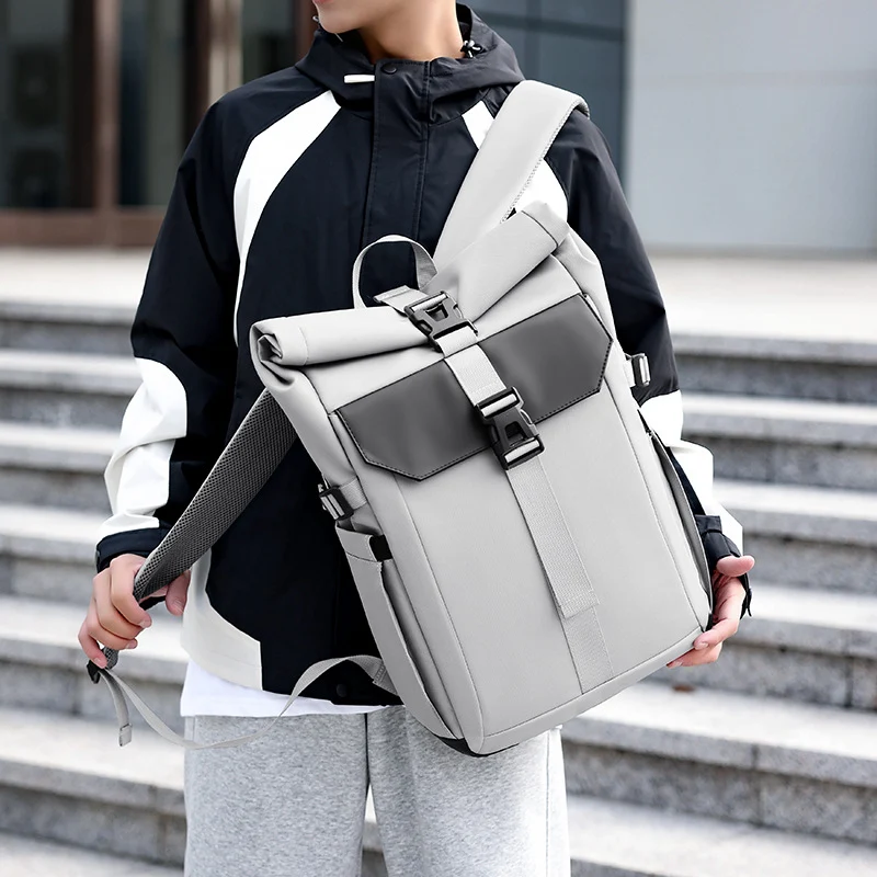 Robuster Rolltop-Rucksack mit ergonomischem Tragesystem und vielseitigem Stauraum Skanto