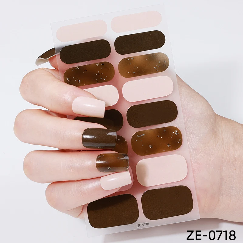Künstlerische Press-On Nagelüberzüge
