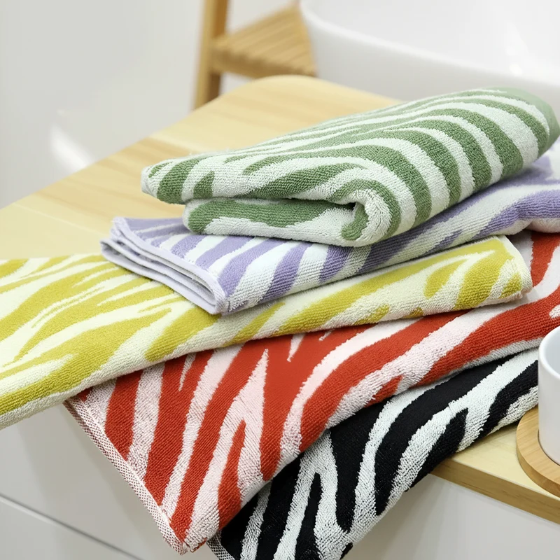 Gestreiftes Baumwollhandtuch - TigerTowel