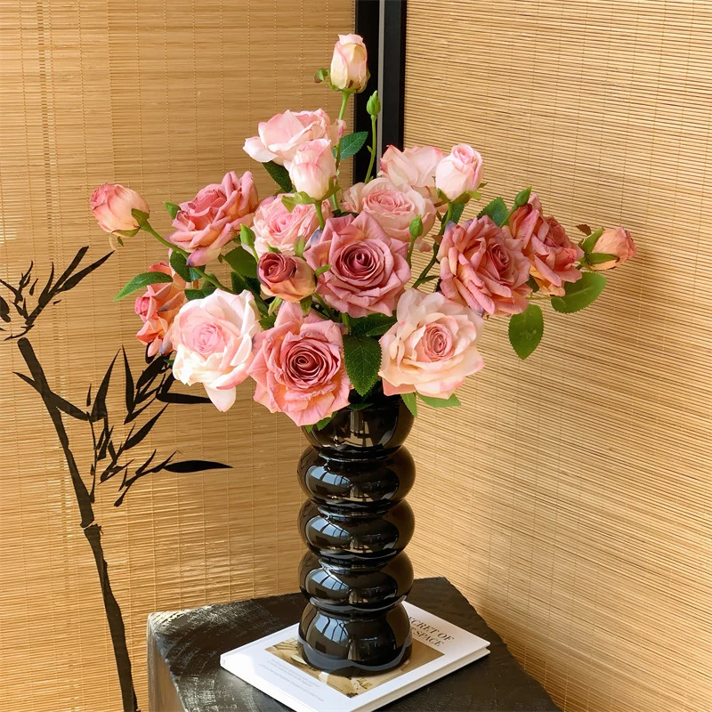 Elegante künstliche Rosenstängel