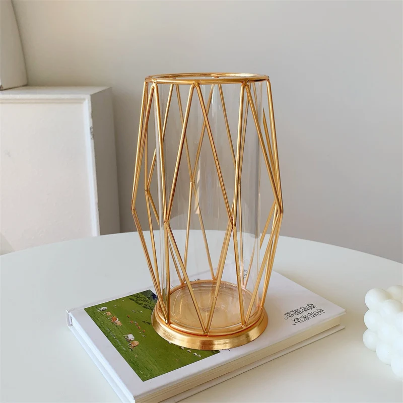 Moderner Geometrischer Metallvase