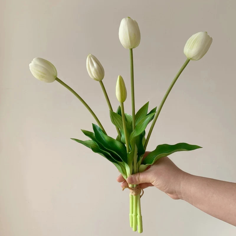 Elegante Kunst-Tulpenbouquet