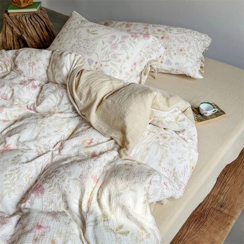Leichte Baumwoll-Gauze-Bettwäschegarnitur mit Blumenmuster und Bindebändern