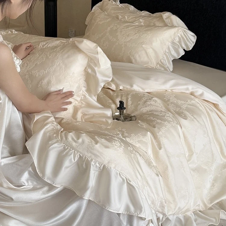 Elegantes Bettwäscheset mit Jacquard-Blumenmuster, Volant und weichem Baumwollsatin