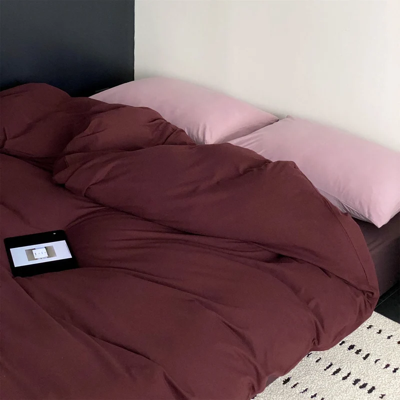 Ganzjahres-Steppbett und Spannbetttuch-Set aus atmungsaktiver Mikrofaser