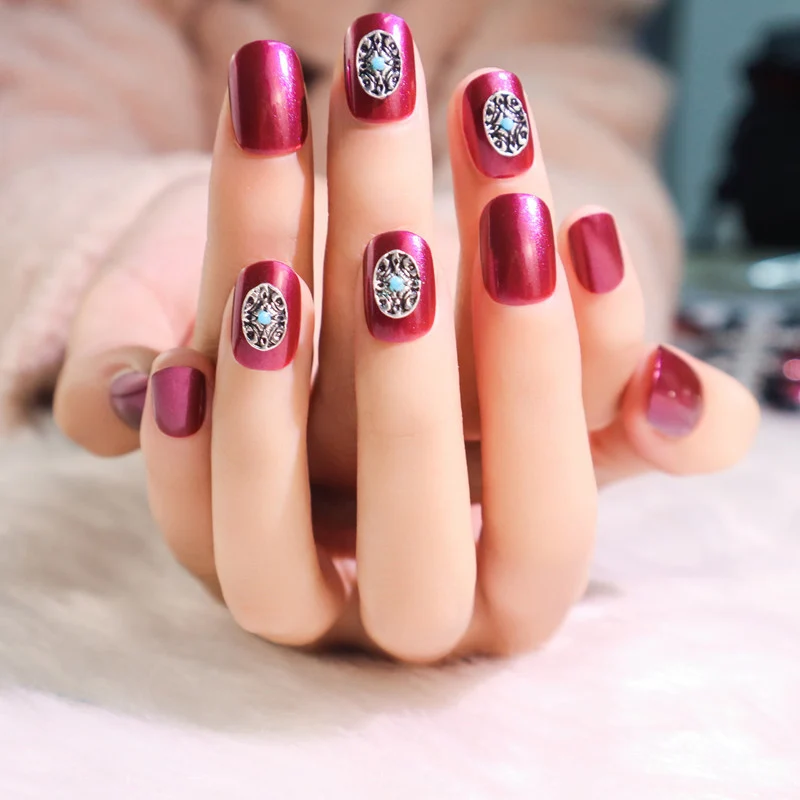 Dekorativer Press-On Nagelkunst-Kit