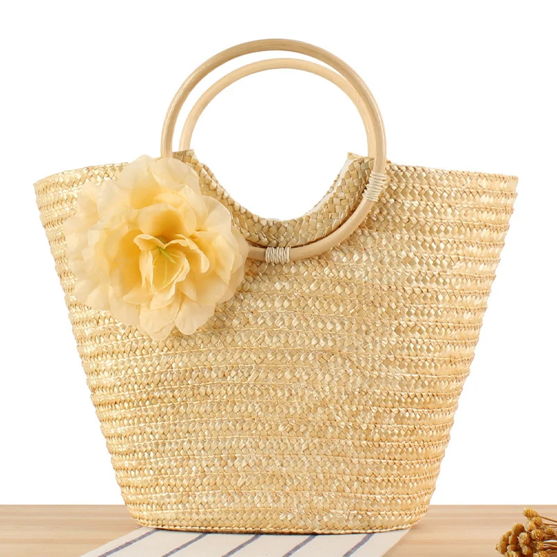 Korbtasche mit dekorativem Blumendesign Skanto