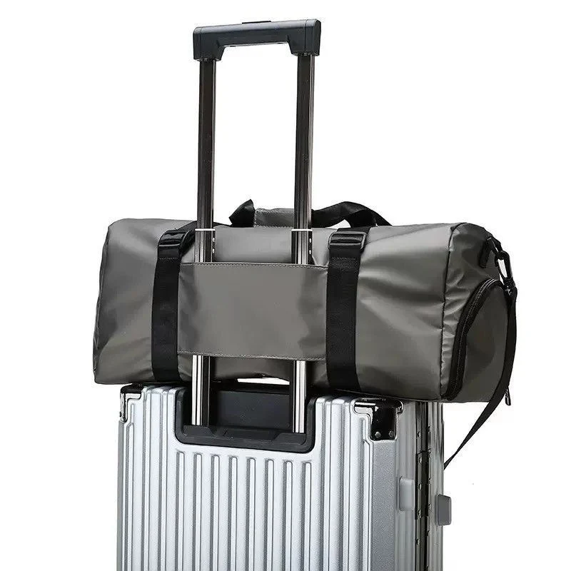 Reisetasche mit integriertem Trolley-Gurt Skanto
