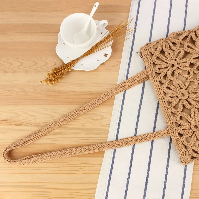 Makramee-Handtasche mit floralen Details Skanto