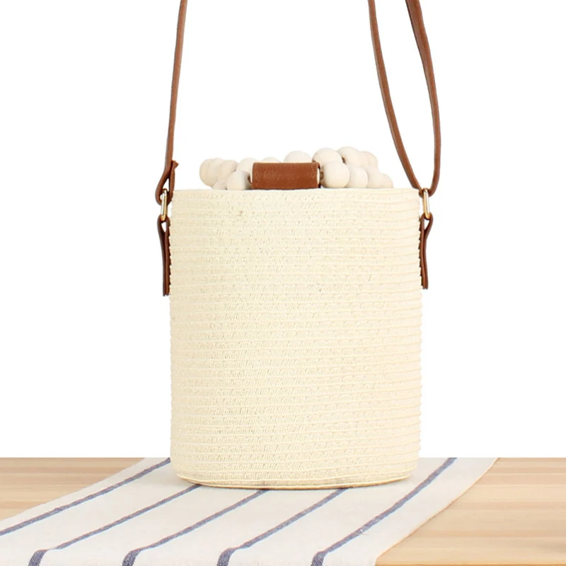 Handtasche aus hochwertigem gewebtem Naturmaterial mit innovativem Verschluss Skanto