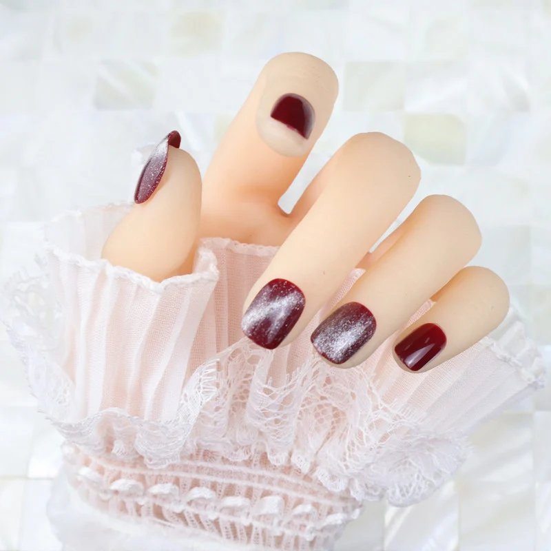Künstlerisches Kurzes Press-On Nagelset