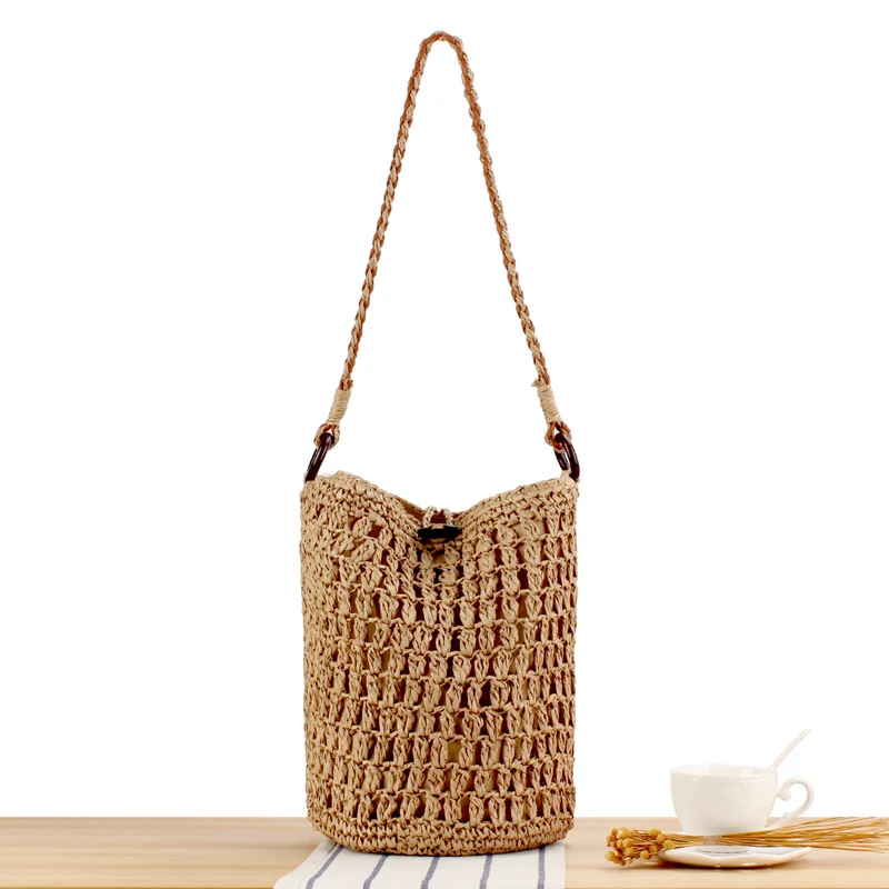 Handtasche aus handgewebtem Naturmaterial mit dekorativem Verschluss Skanto