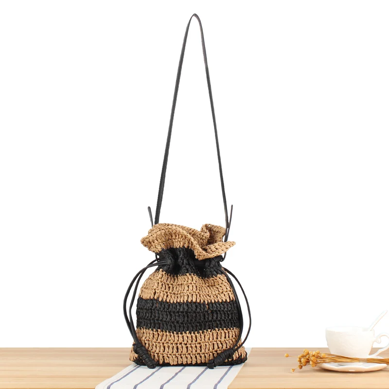 Handtasche aus handgefertigtem Naturfasermix mit modernem Kordelzugverschluss Skanto