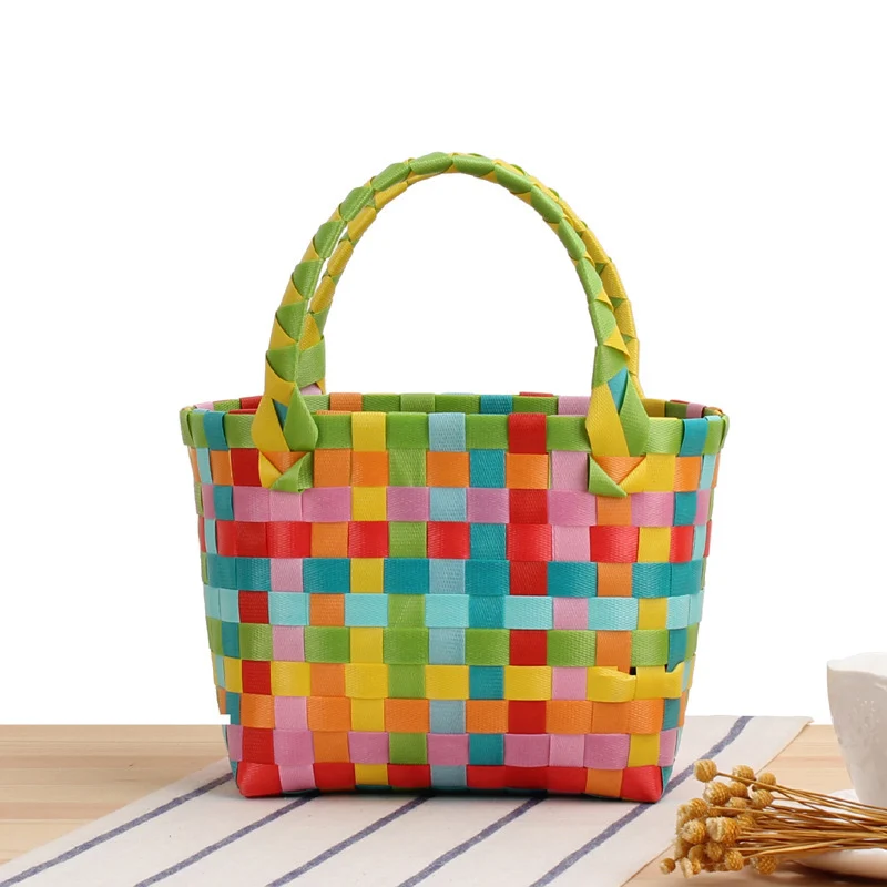 Gewebte Handtasche mit Karomuster Skanto