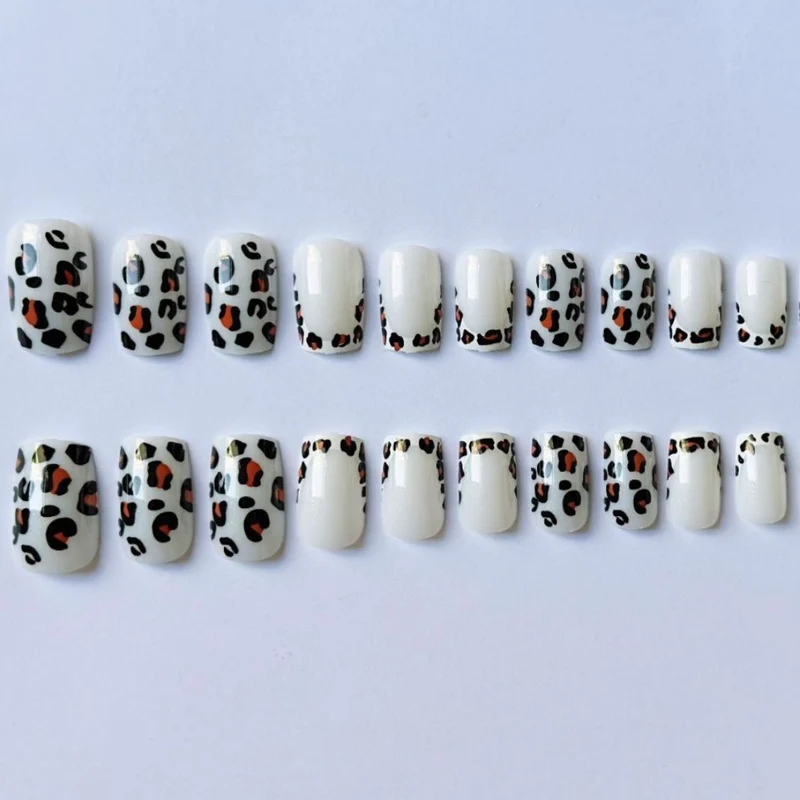 Elegantes Leopardenmuster Nagel Kunst Set