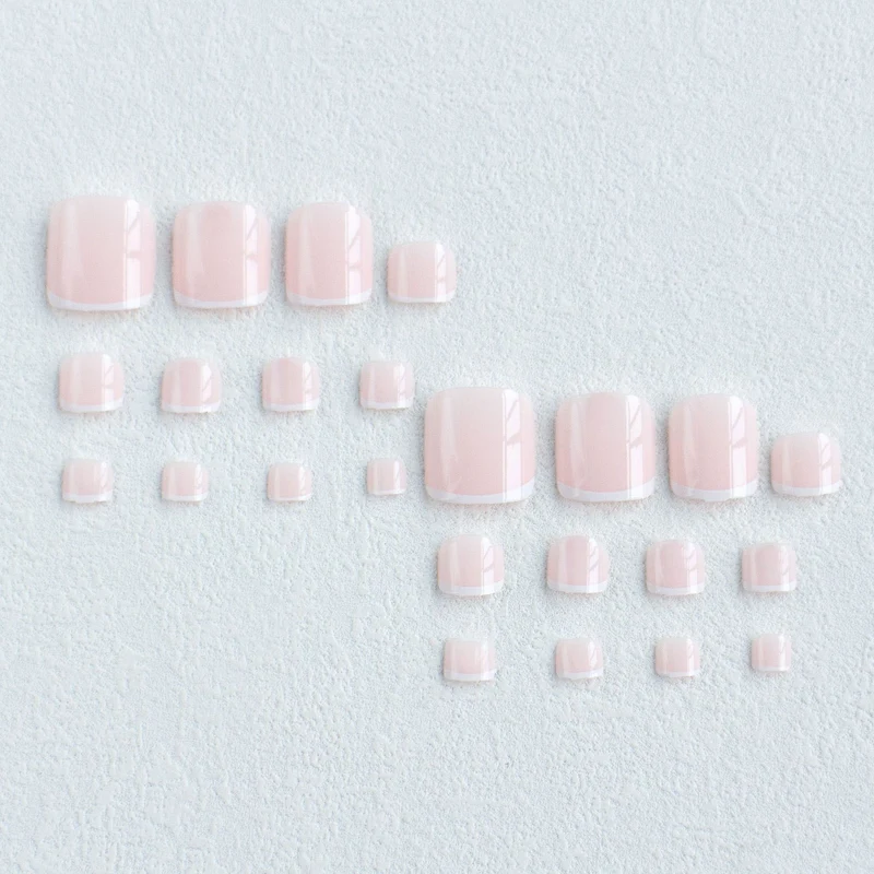 Elegante French Tip Pediküre