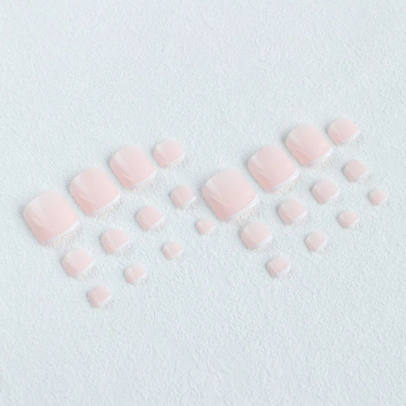 Elegante French Tip Pediküre
