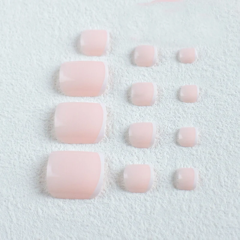 Elegante French Tip Pediküre