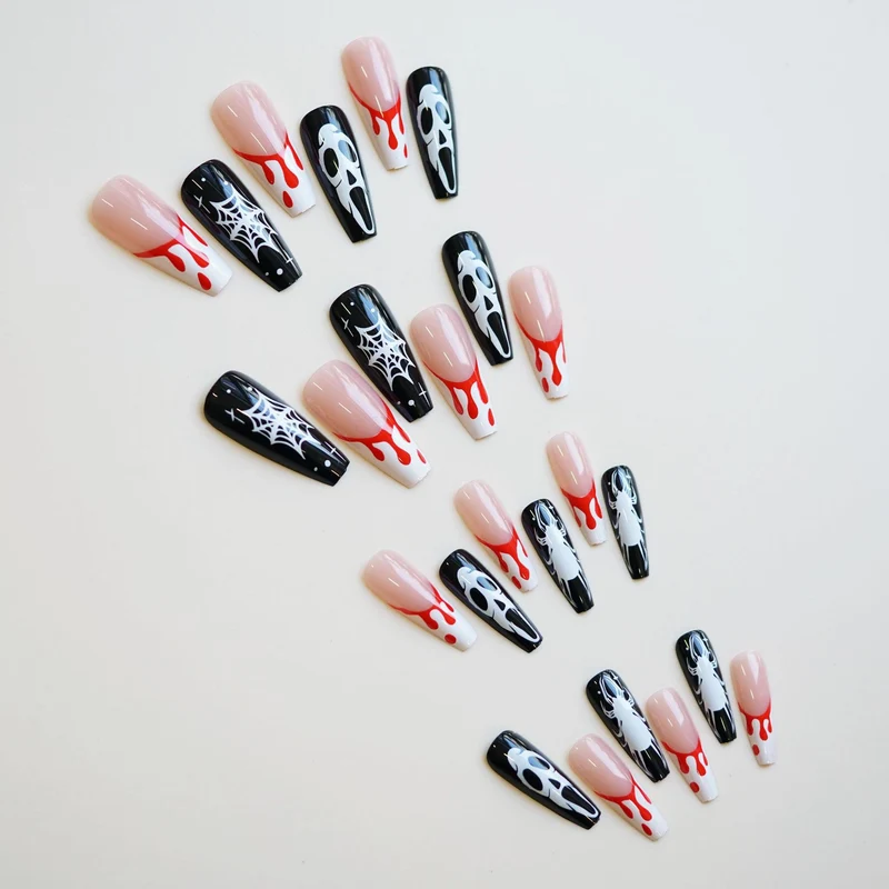 Künstlerisch vom Horror inspiriertes Press-On Nail Set