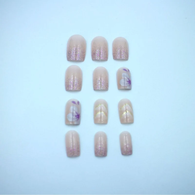Elegantes Floral Press-On Nagelkunst Set