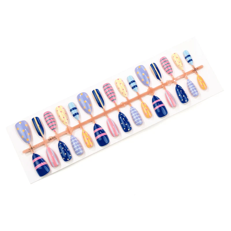 Stylisches Muster Press-On Nagelkunst Set
