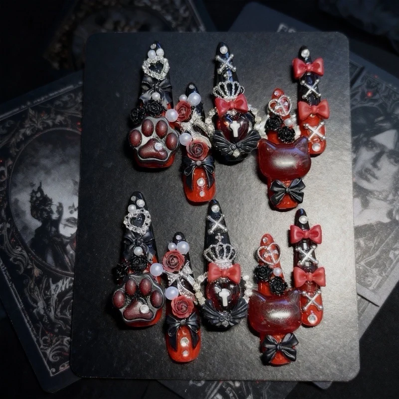 Gothic-inspirierte theatrale Press-On Nagelkunst-Set