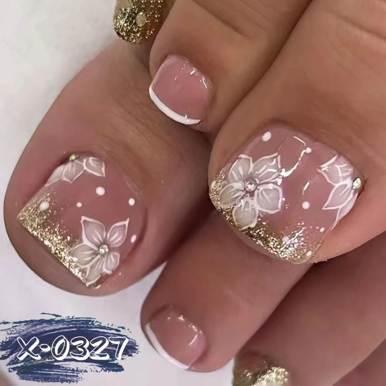 Elegante Blumengel-Nagelkunst
