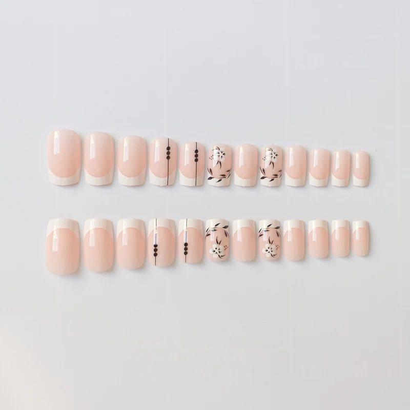 Elegantes florales French Tip Nagelkunst Set