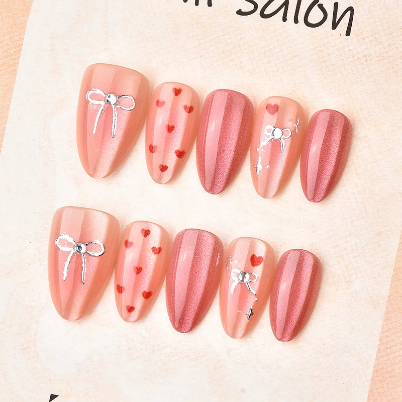Romantisches Herz-Themen Press-On Nagelset