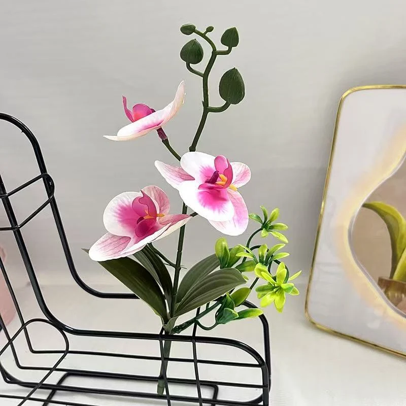 Naturgetreues Orchideenarrangement