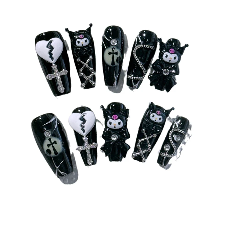 Gothic-inspirierte dekorative Press-On-Nagelkunstset