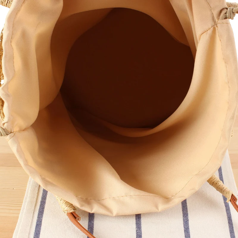 Handgeknüpfte Strandtasche mit floralen Details Skanto