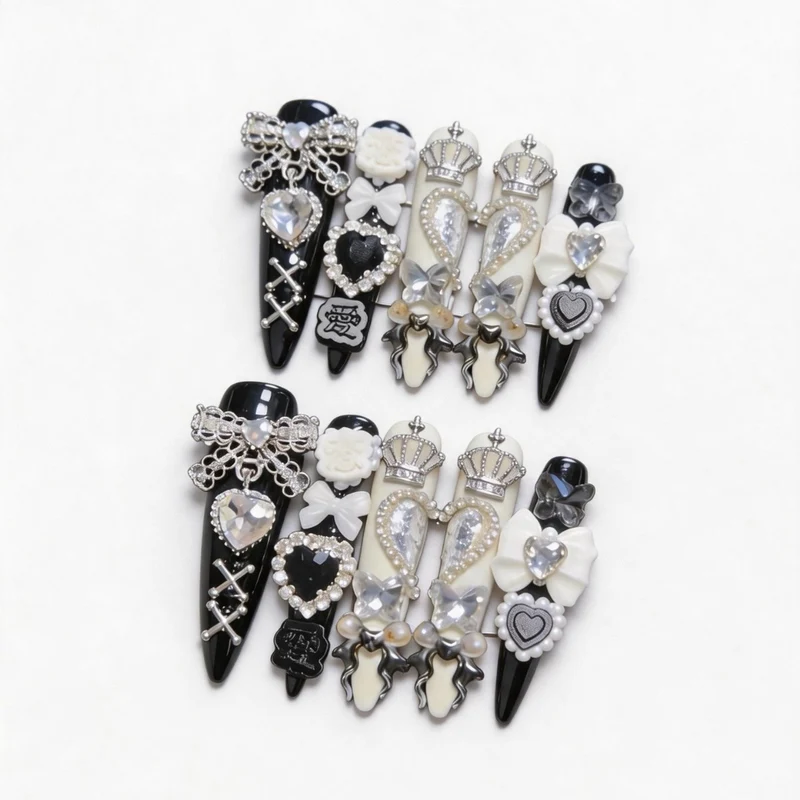 Gothic-inspirierte dekorative Nagelkunst-Clips