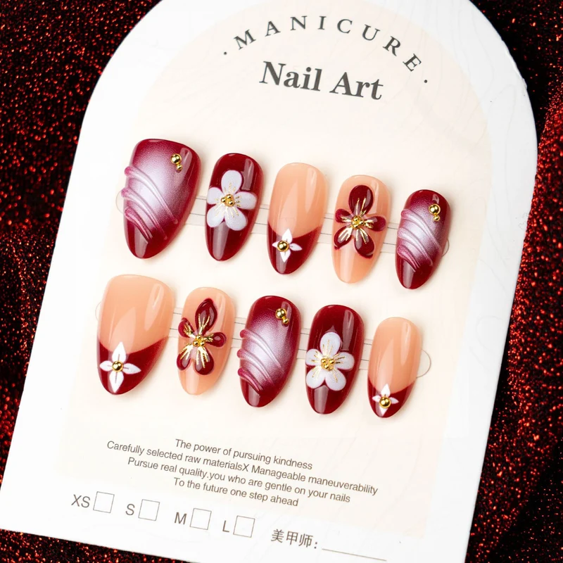 Luxuriöses Floral Design Press-On Nail Art Set